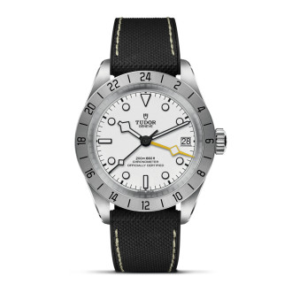 tudor-m79470-0006
