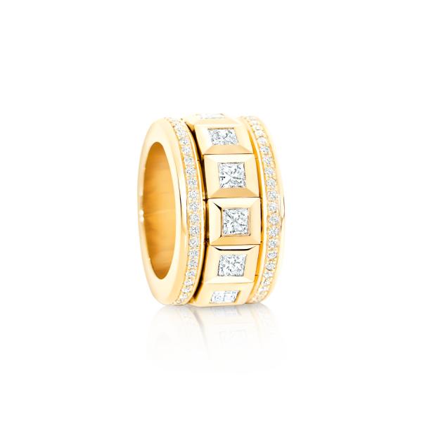 CURRICULUM VITAE 77 Ring princess cut Diamonds