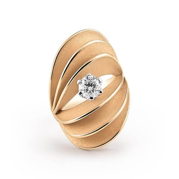 Velaa Royale Ring